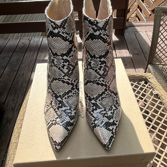 Elisabeth Tang Booties - Picture 4 of 6